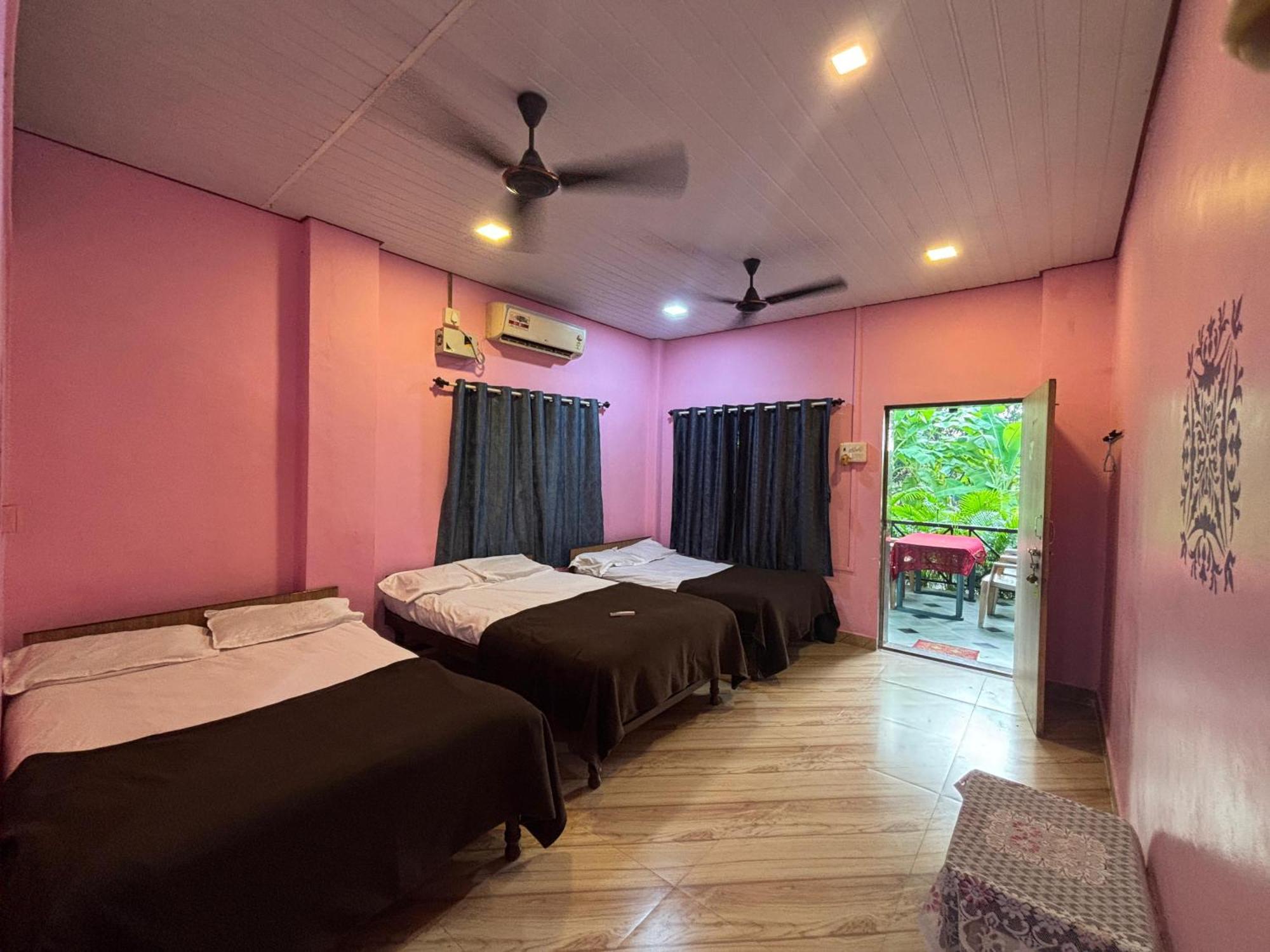 Stay On The Way Resort Mandwa อลีบาก ห้อง รูปภาพ