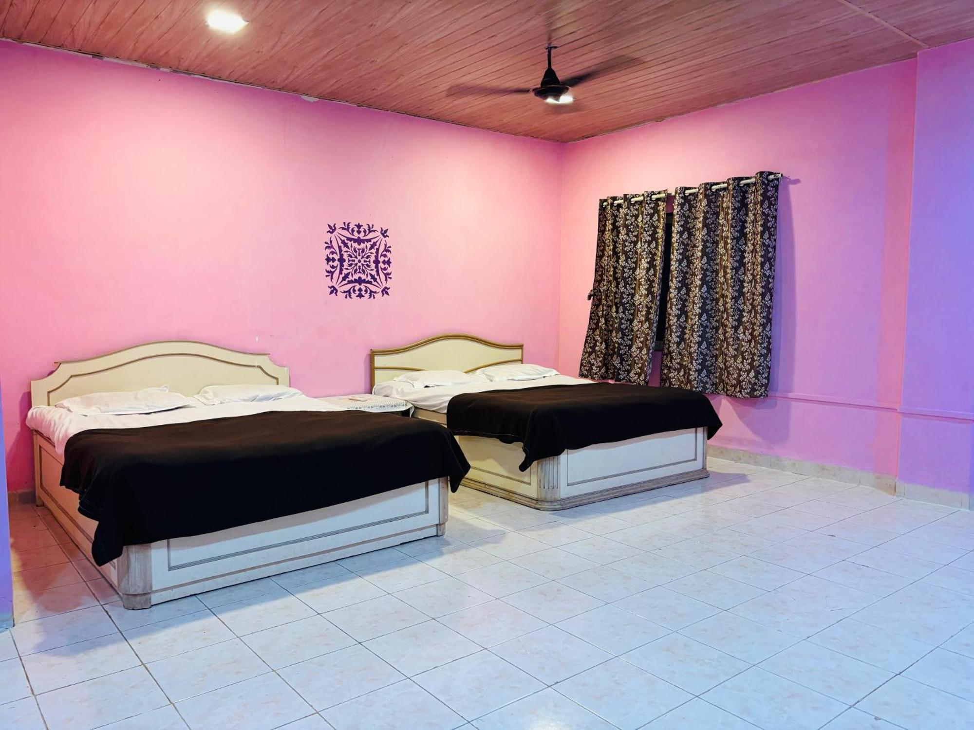 Stay On The Way Resort Mandwa อลีบาก ห้อง รูปภาพ